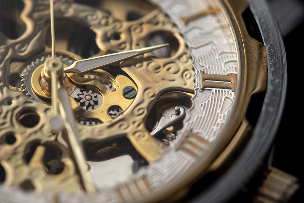 clock-with-time-change-min